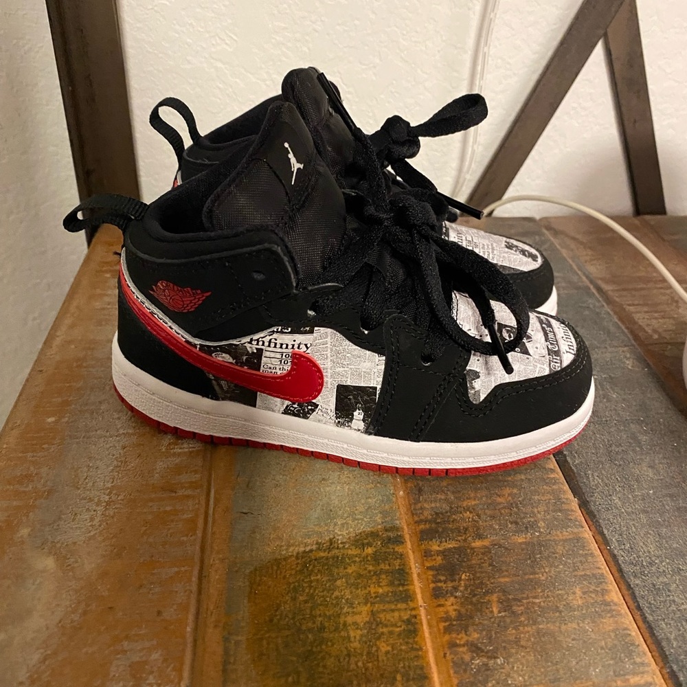 Jordan retro 1 newspaper edition